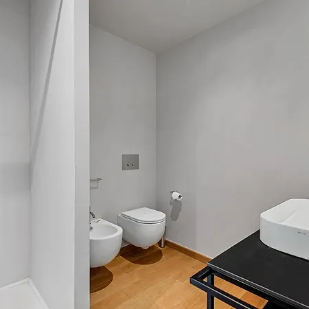 Via Venezia 10 - Renaissance - Historic Charm With Frescoes And Private Courtyard Parking In Heart * Floransa