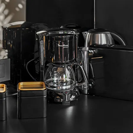 Via Venezia 10 - Renaissance - Historic Charm With Frescoes And Private Courtyard Parking In Heart Apartment