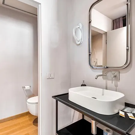 Via Venezia 10 - Renaissance - Historic Charm With Frescoes And Private Courtyard Parking In Heart Appartamento