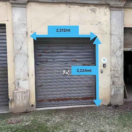 Apartment Via Venezia 10 - Renaissance - Historic Charm With Frescoes And Private Courtyard Parking In Heart *