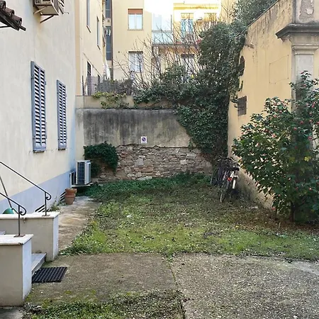 Apartment Via Venezia 10 - Renaissance - Historic Charm With Frescoes And Private Courtyard Parking In Heart *