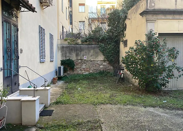 Апартаменты Via Venezia 10 - Renaissance - Historic Charm With Frescoes And Private Courtyard Parking In Heart *